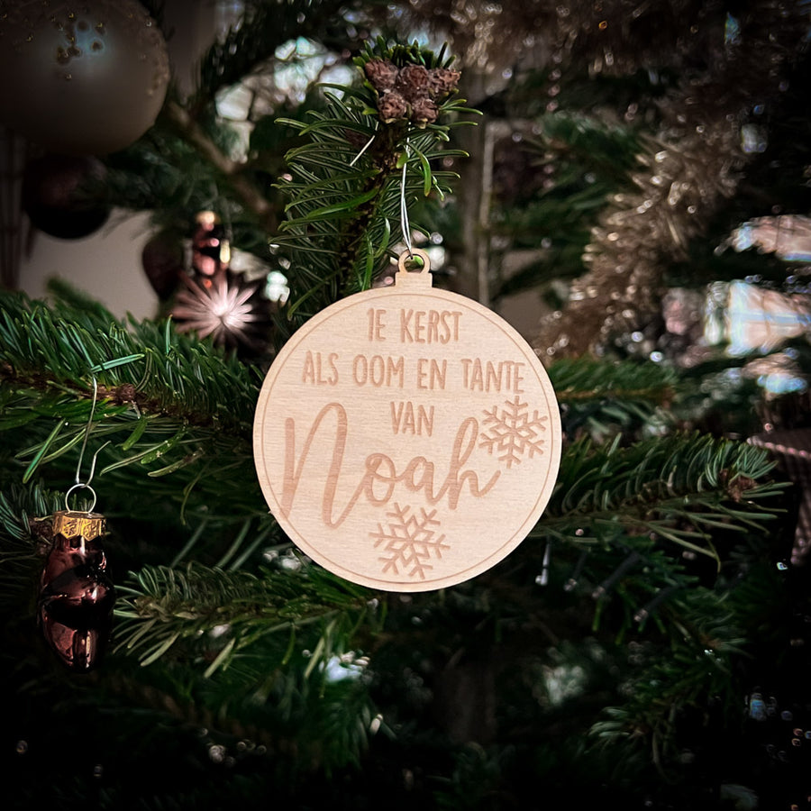 Weihnachtskugel – Das erste Weihnachtsfest von Onkel und Tante